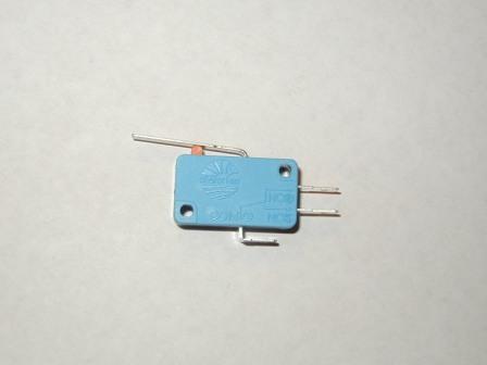 Blue Lever Microswitch : Standard Quality Lever Microswitch.  Good For Various Applications, Some Joysticks, Crane Machines Etc.  $ .99 Each